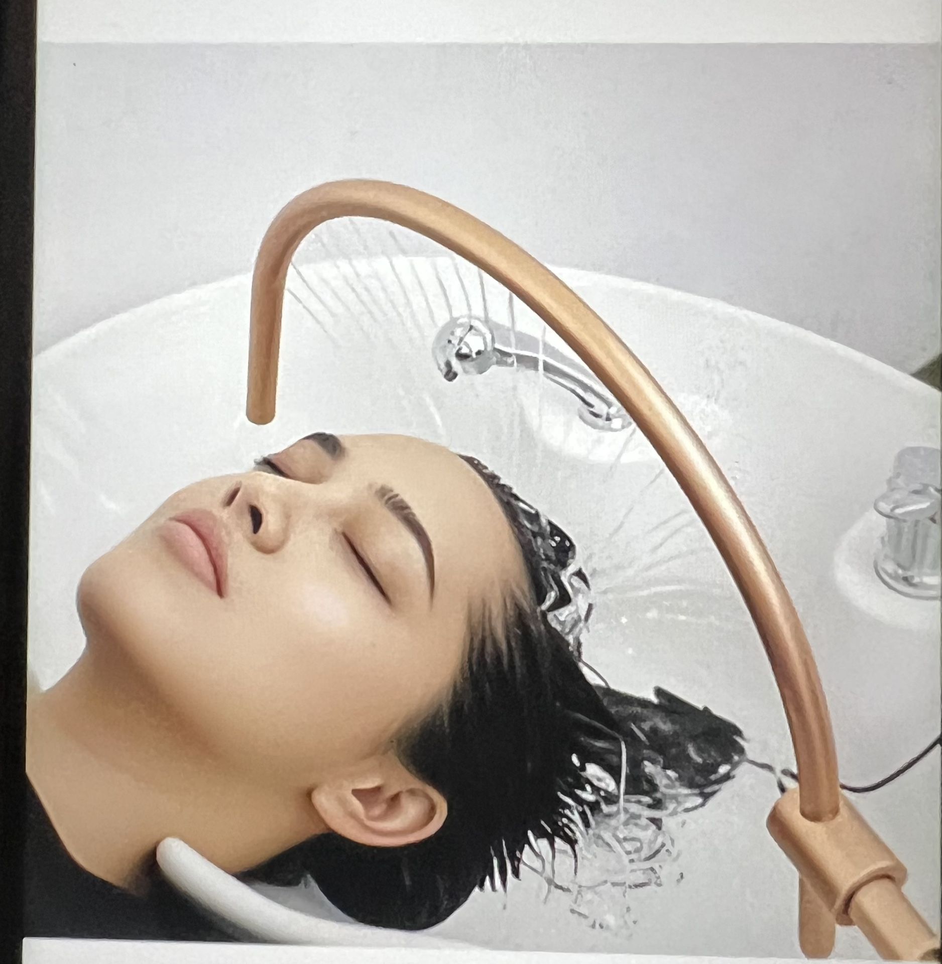 Head Spa Waterfall Frame 