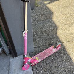 Hello Kitty Scooter