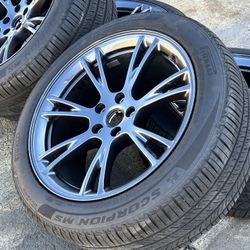 4x OEM 2025 Tesla Model Y Wheel Gemini Charcoal Rim PIRELLI TIRE 90%
