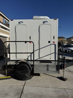 VIP - LUXURY PORTABLE RESTROOM TRAILORS