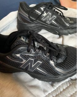 New Balance Black Sneakers