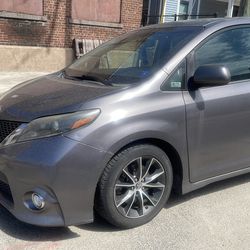 2015 Toyota sienna