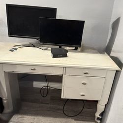 Free Desk