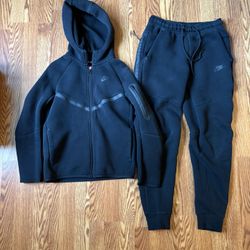 Nike tech Set 