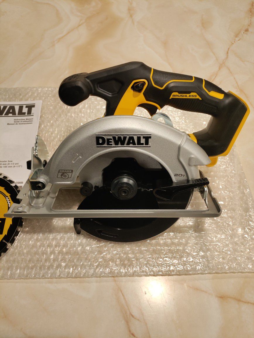 20V DeWalt MAX Cordless Brushless 6-1/2 in. Circular Saw (Tool Only)