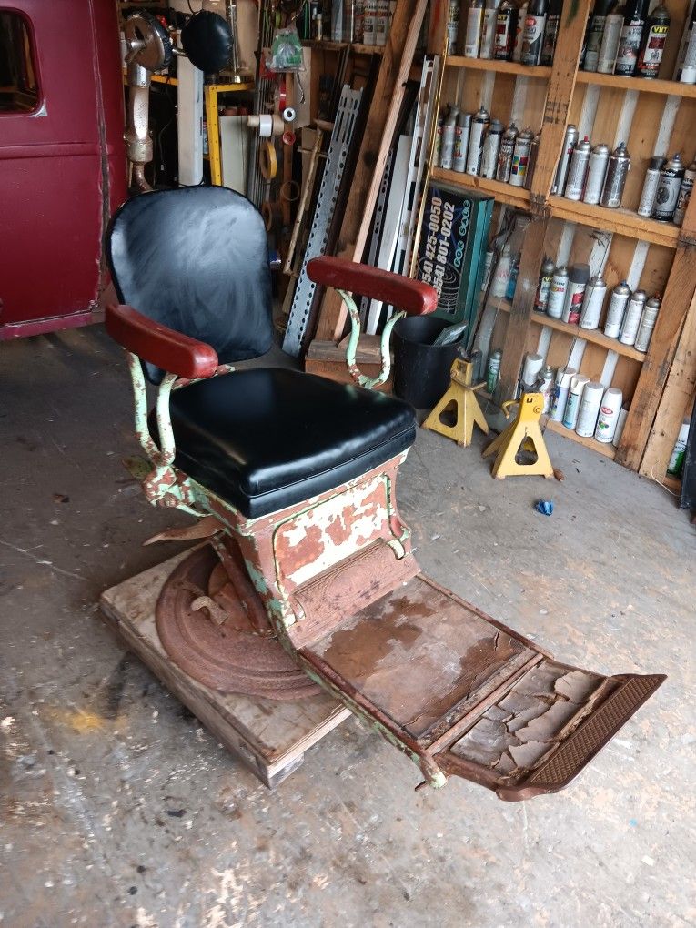 1900s Antique Dentist Chair, All Original Very Heavy Very Rare And Unique
