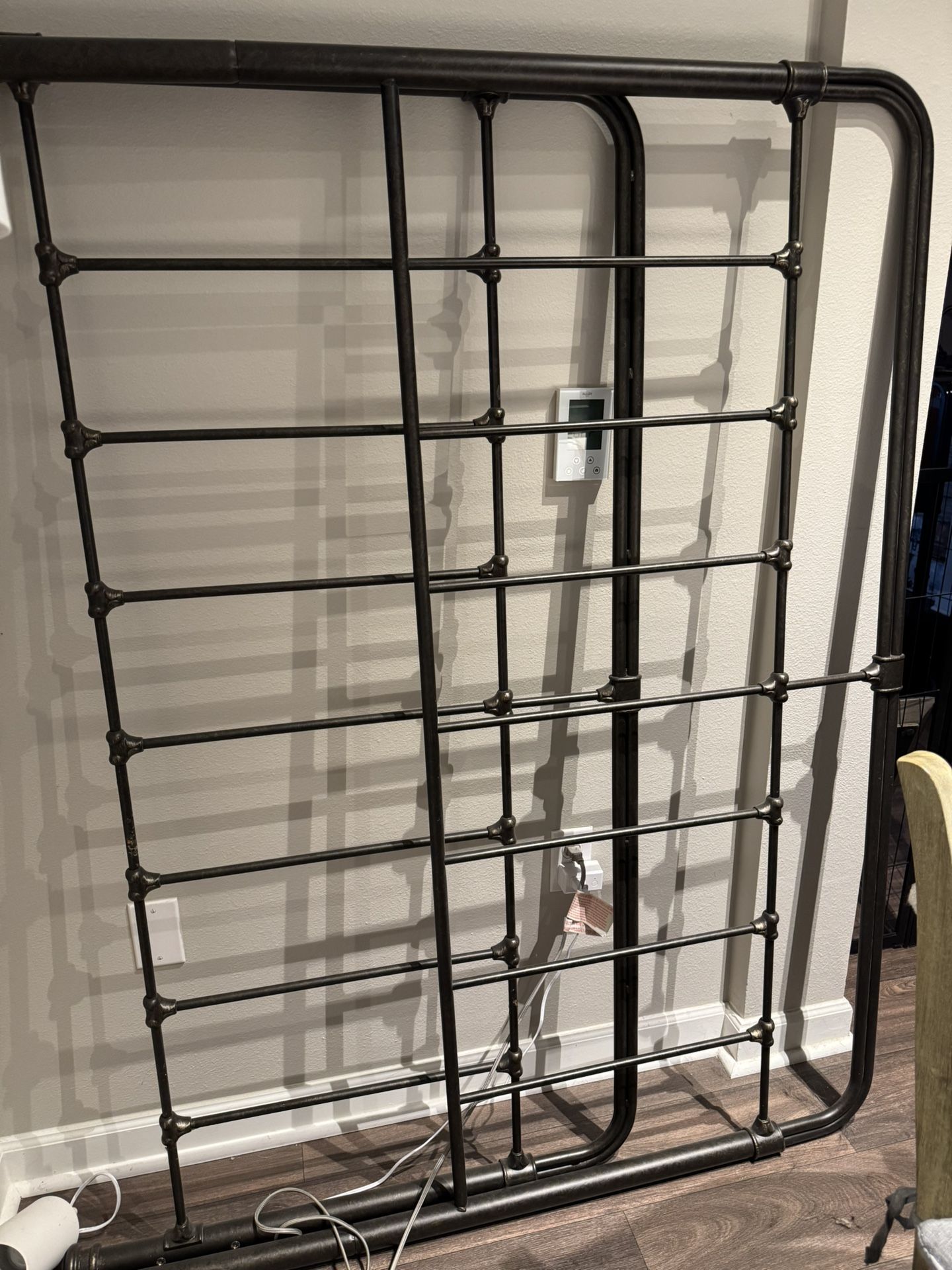 Geralyn Metal Slat Bed