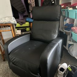 3 Mo Old. Recliner With Massage. 