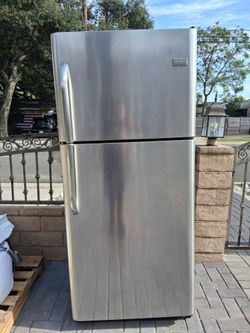 Frigidaire Stainless Steel Standard Size Refrigerator