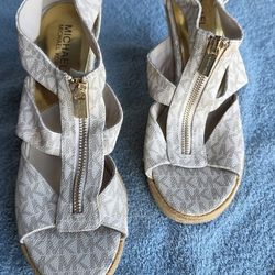 Mk Zapato Size 8 Woman 