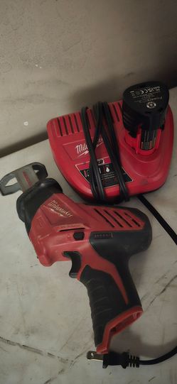 Milwaukee M12 sawzall 2 batteries and charger