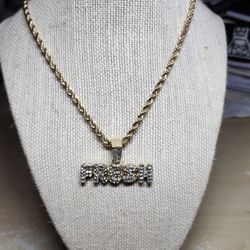 Faux Gold Chain And Pendant