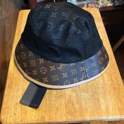 Desinger Brown / Blk Bucket 