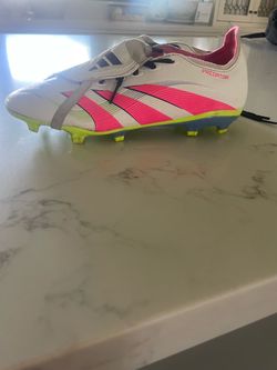 predator Adidas soccer cleats size 7.5