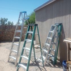 Stand Up Ladder 6' And 8 Ft
