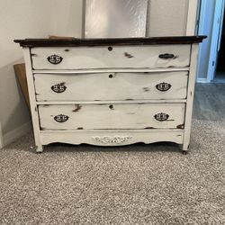 Vintage Chest Of Drawers