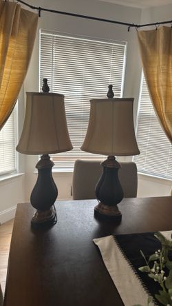 Set of two lamps
