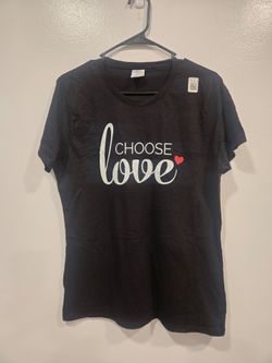 Black "Choose Love" Graphic T-Shirt