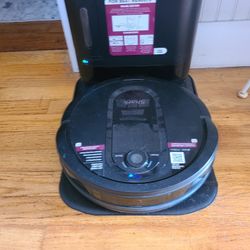 Carpet cleaner Shark.