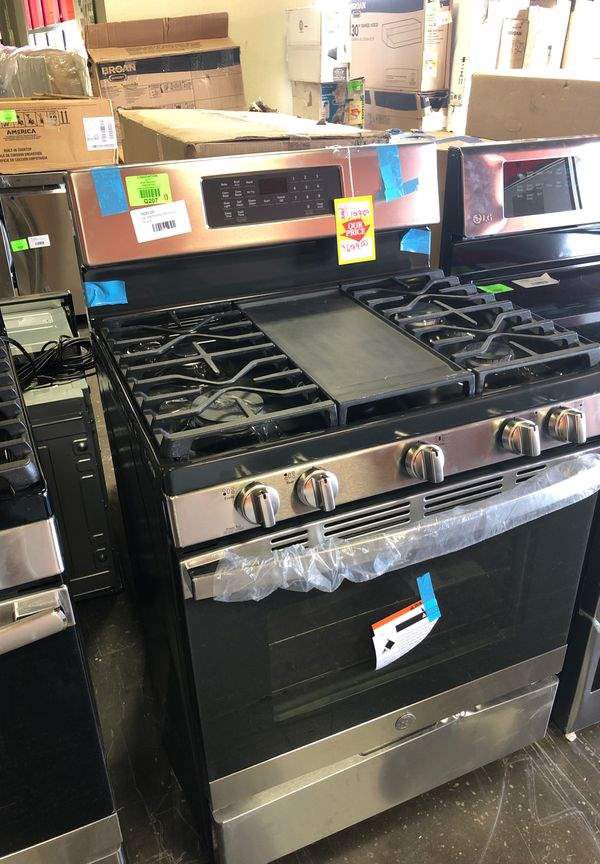 Brand New GE Gas Stove (Model:JGB735SPSS) TGT
