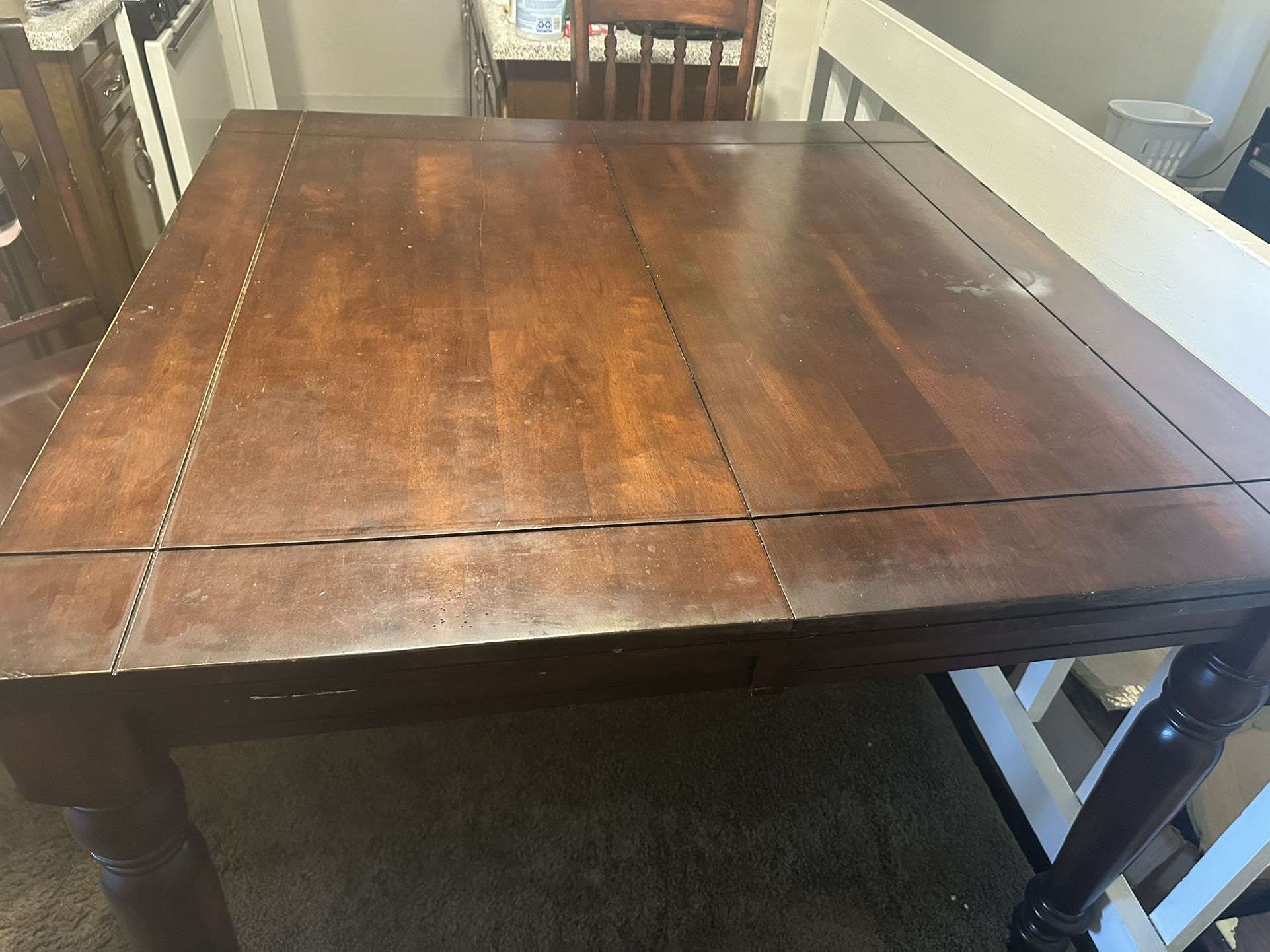 Very nice Solid wooden Dining table and chairs set.