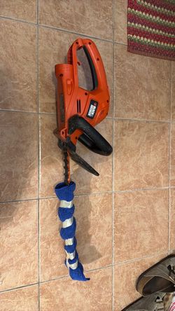 Black and Decker hedge trimmer 18’