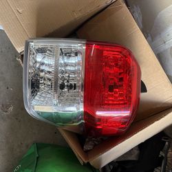 Oem 4Runner passenger side taillight 2010-2013