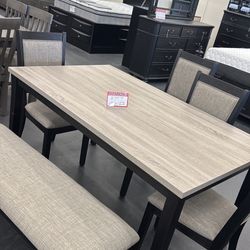 Diner Set 4 Chairs 1 Bench Like New