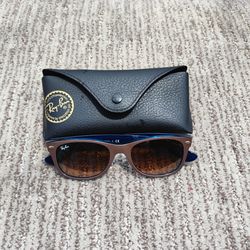 Rayban Wayfarer Unisex Glasses $75