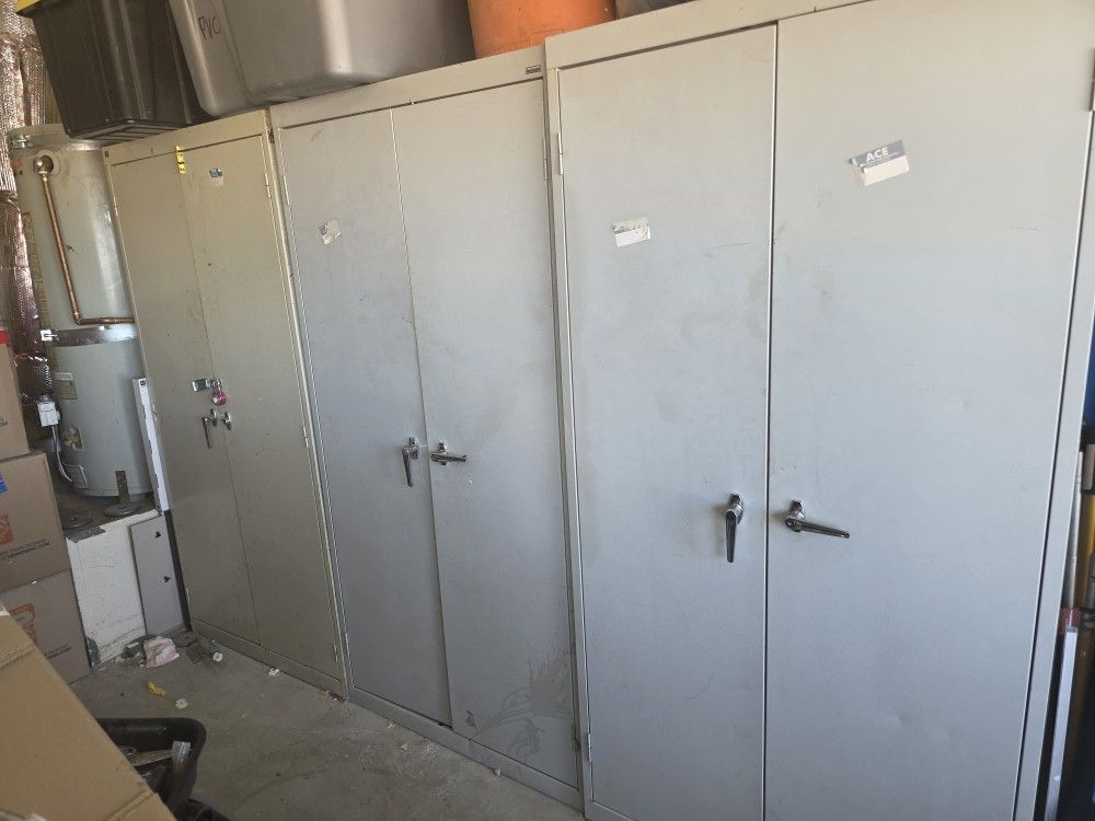 Metal Garage Gavinet