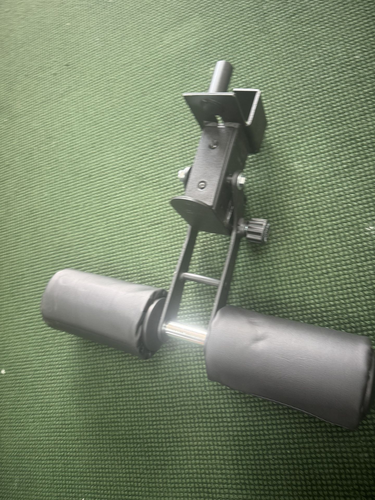 Squat Rack Attachments for Power Rack, Sit Up Bar Foot Holder for Ultimate Home Gym Experience Split Squat Core Workout for Hamstring Curl Sit Up