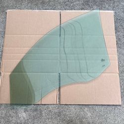 OEM VW Tiguan Front Door Window Glass Green Tint 5N0845202 Genuine