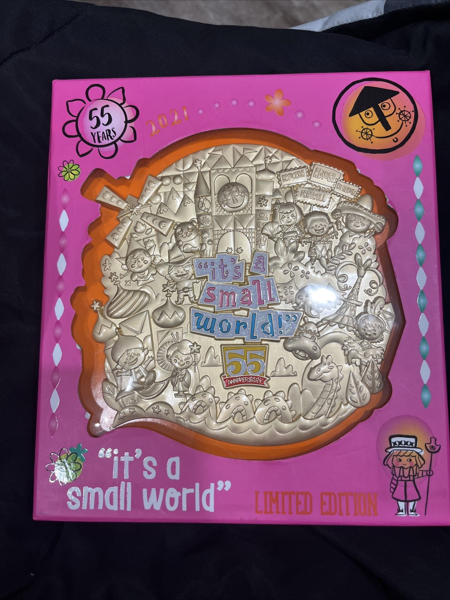 It’s A Small World Jumbo Disney Pin Trading