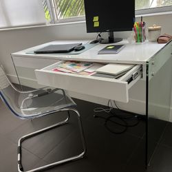 White desk With Glass legs