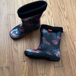 New European Brand Rainboots Girl Size  32/33