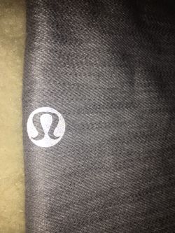 Lululemon 4 Capri w/skirt