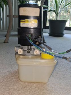 Trim and tilt motor