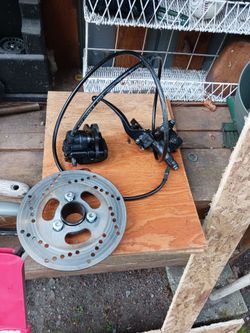 Disk brake setup for quad-scooter-moped
