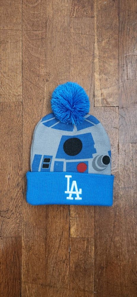 LA Dodgers SGA "Star Wars Night" Exclusive R2-D2 Pom Pom Beanie (05/04/22)