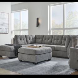 New Ashley Furniture -  Comfy Sofa Chaise Sectional 