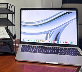 Apple MacBook Pro Laptop