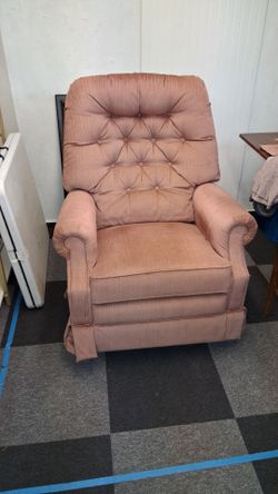 Lazyboy recliner.