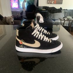 Nike pomegranate blazers size 11