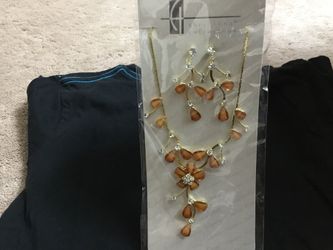 Fashion Jewelry Necklace and Earrings Set (Brand New)