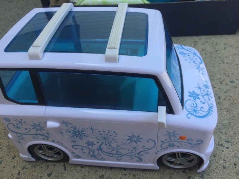 Moxie girls remote car