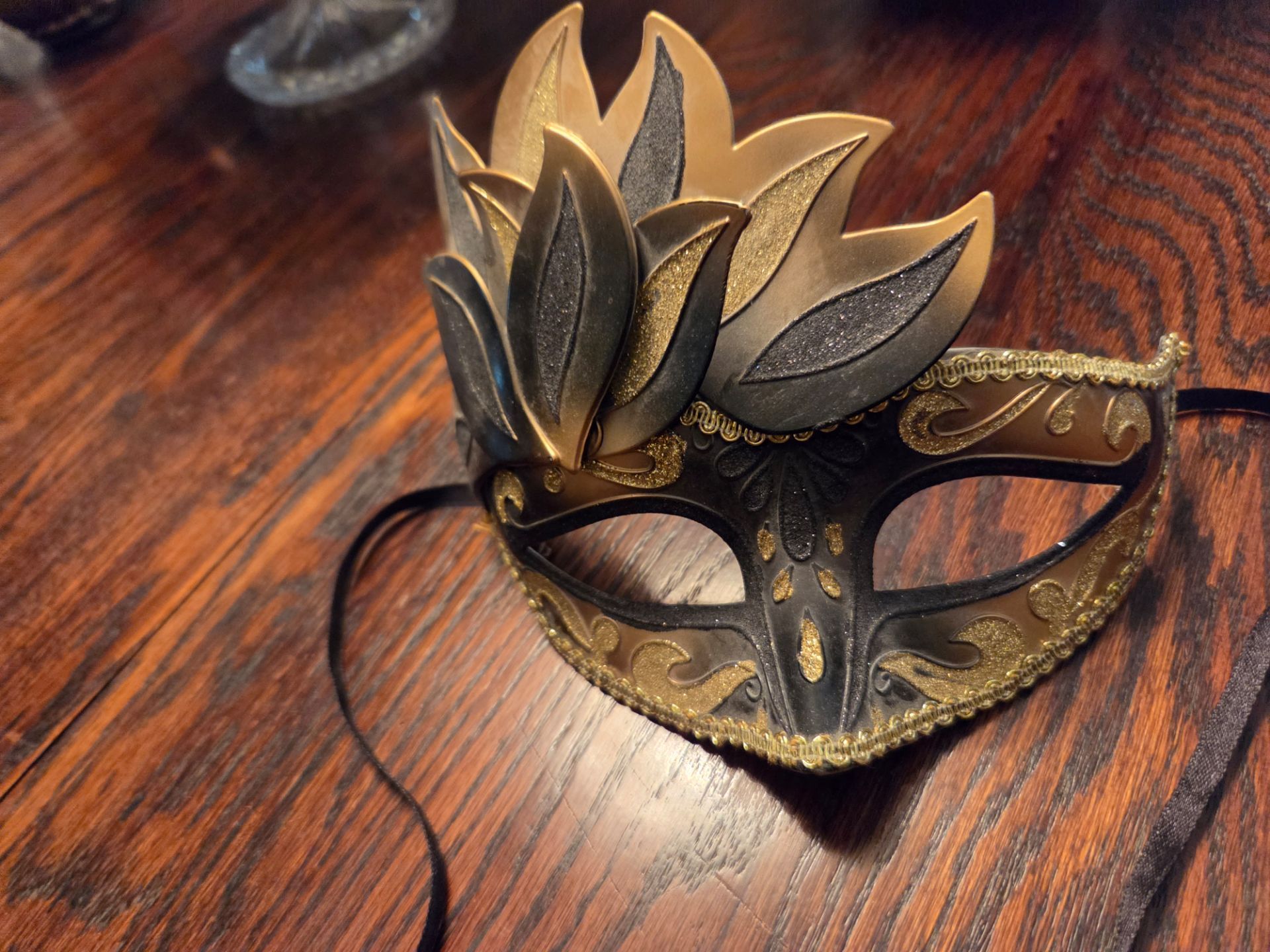Ig Chat Box Antique halloween masks perfect heavy twenty five each for Sale in Las ...