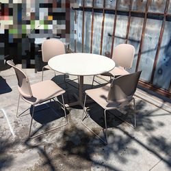 Steelcase cafe/ bistro laminate round table & chairs