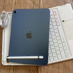 Apple iPad 10th Generation 256GB  With  Keyboard case and Pencil 