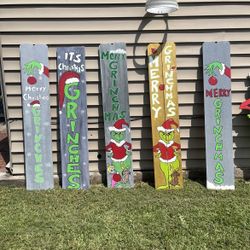 Grinch Welcome Sign