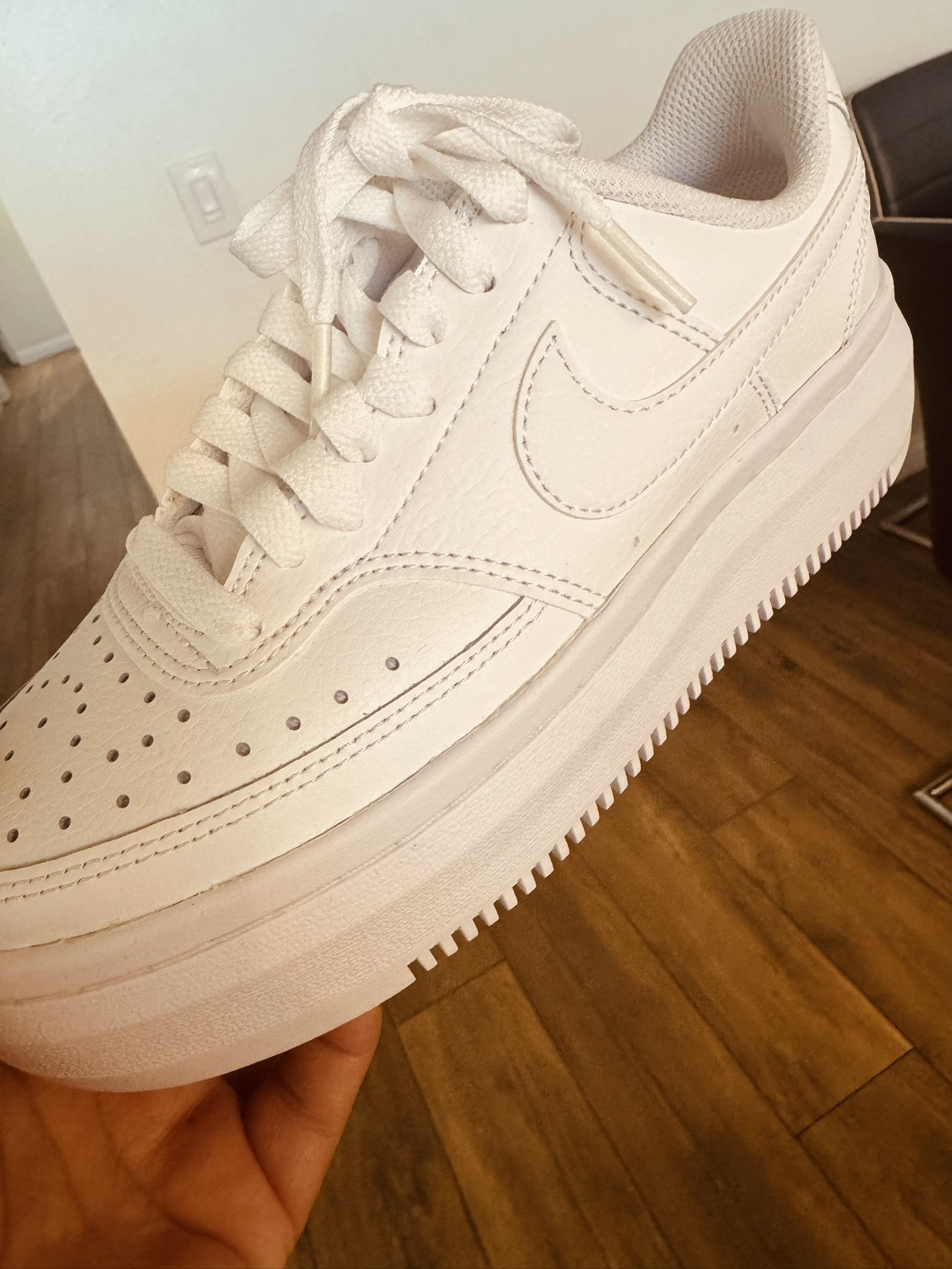 W NIKE COURT VISION ALTA LTR